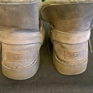 Ugg Grey Short boots